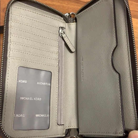 MICHAEL KORS Leather Zipper Wallet Wristlet